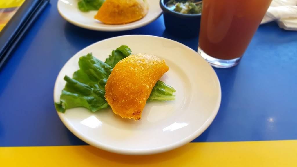 Monos Colombian Restaurant | restaurant | 7330 Southwest Fwy, Houston, TX 77074, USA | 7137731996 OR +1 713-773-1996