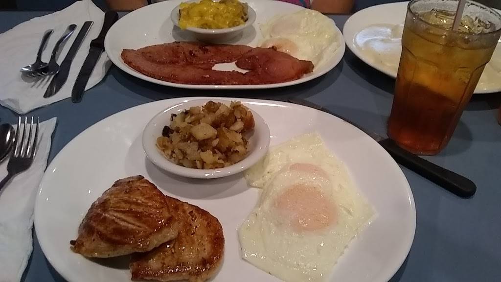 Danview Restaurant | restaurant | 116 Dan View Dr, Danville, VA 24541, USA | 4347933552 OR +1 434-793-3552