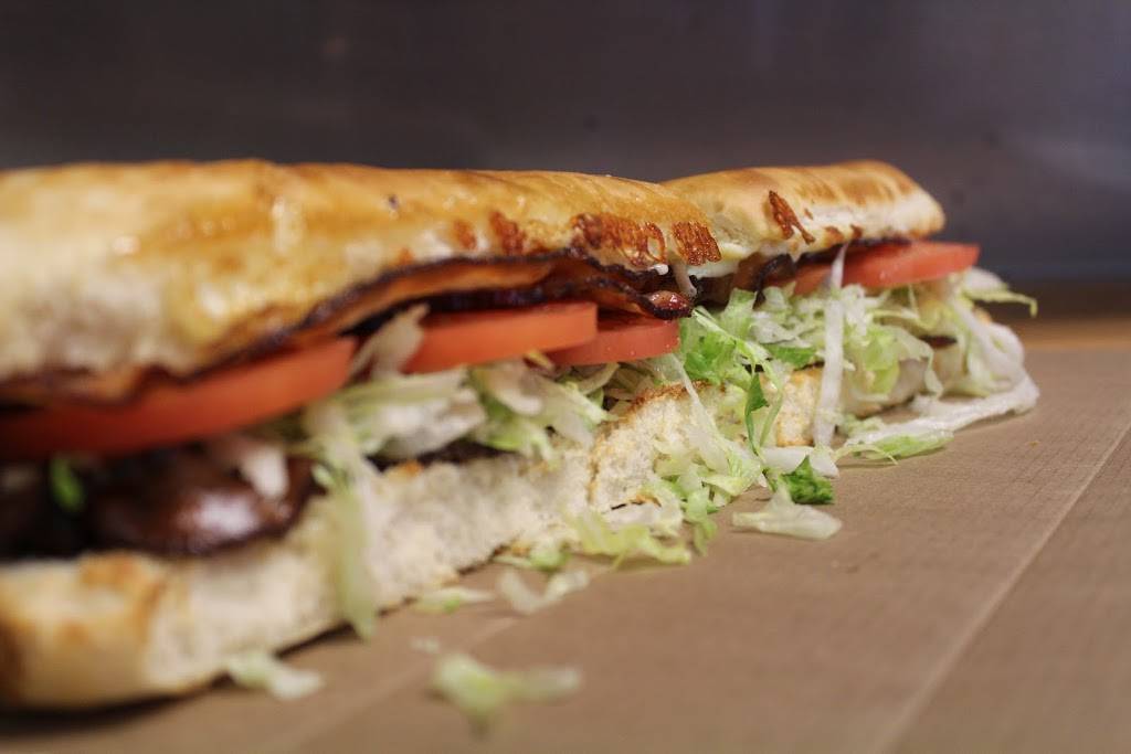 Mancinos | restaurant | 13040 US-31, Grand Haven, MI 49417, USA | 6168445566 OR +1 616-844-5566