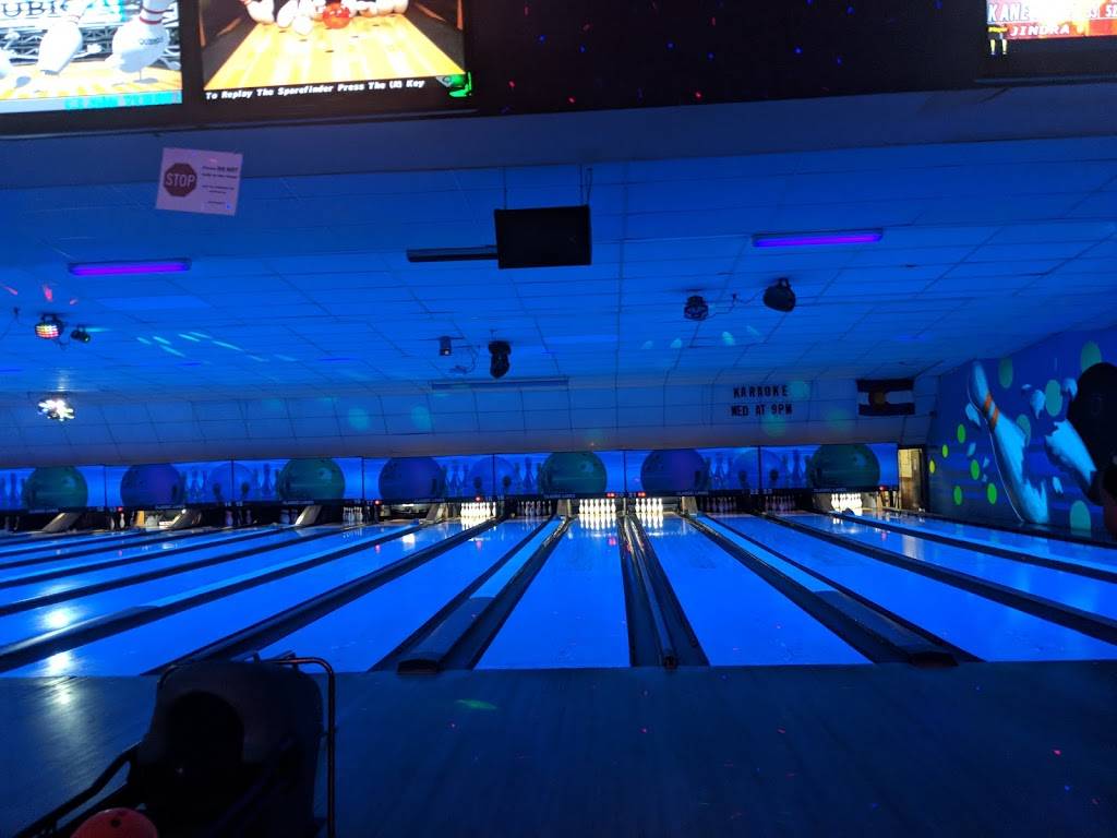 Chippers Classic Lanes | restaurant | 2454 8th Ave, Greeley, CO 80631, USA | 9703534275 OR +1 970-353-4275