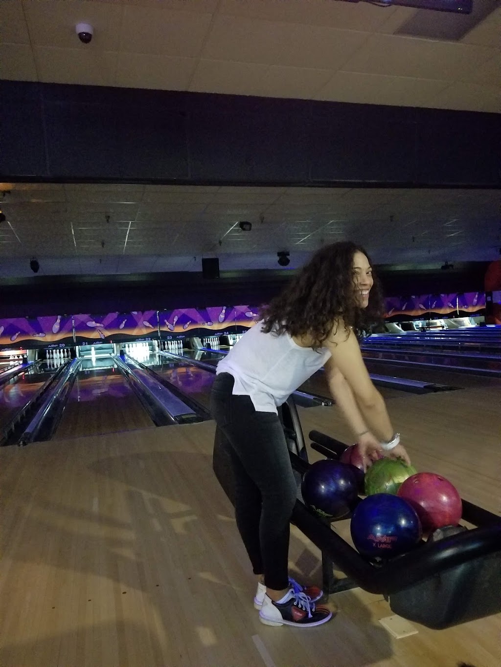 AMF Southdale Lanes | restaurant | 8056 Jumpers Hole Rd, Pasadena, MD 21122, USA | 4432613030 OR +1 443-261-3030