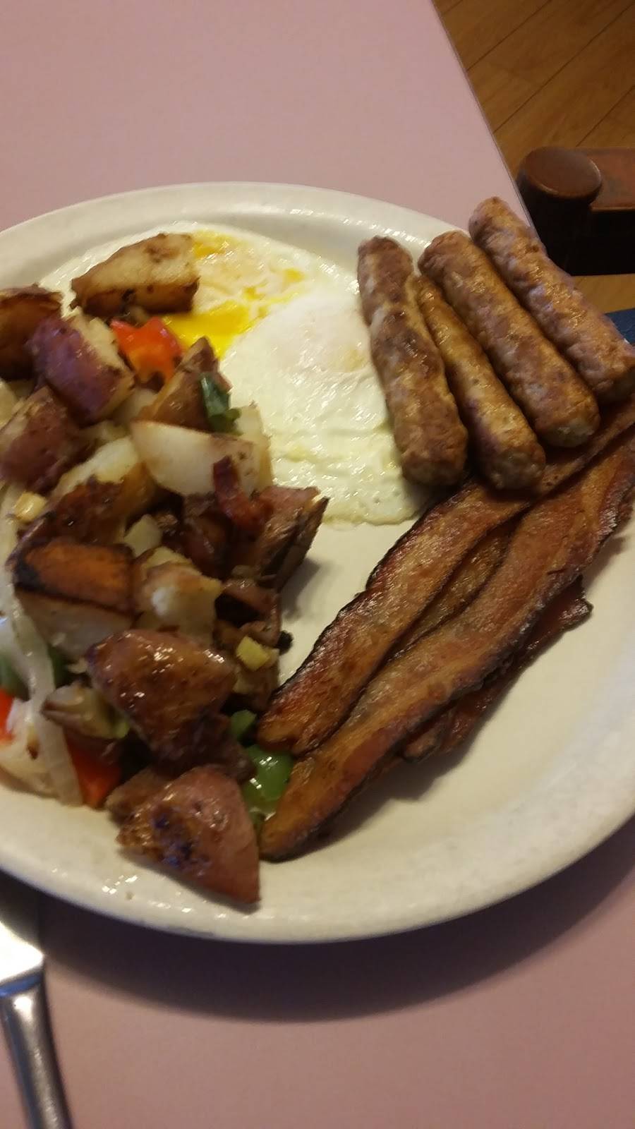 Happy Hen Diner | restaurant | 3020 Santa Rosa Ave, Santa Rosa, CA 95407, USA | 7075951484 OR +1 707-595-1484