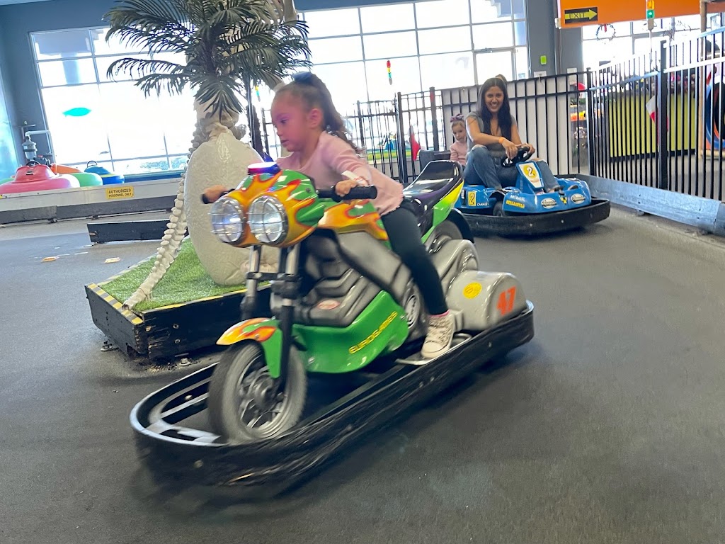 Jungle Jaks | restaurant | 1700 N Zaragoza Rd Suite 145, El Paso, TX 79936, USA | 9158563763 OR +1 915-856-3763