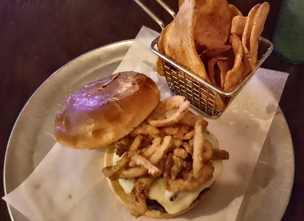 Burgers & Beer | restaurant | 109 W 8th St, Gibson City, IL 60936, USA | 2176805050 OR +1 217-680-5050