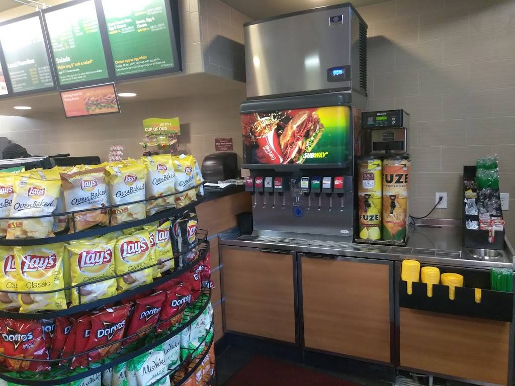 Subway Restaurants | restaurant | Suite 2, Door 3, 2828 Country Club Blvd, Stockton, CA 95204, USA | 2094513985 OR +1 209-451-3985