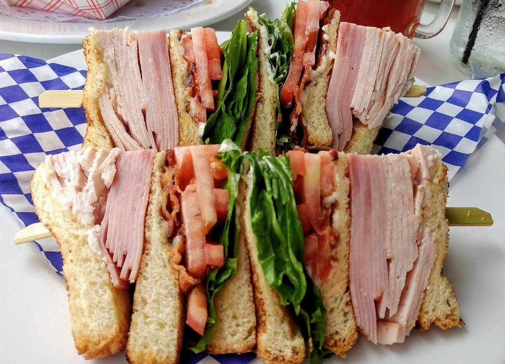 Flying Bridge Restaurant | restaurant | 220 Scranton Ave, Falmouth, MA 02540, USA | 5085482700 OR +1 508-548-2700