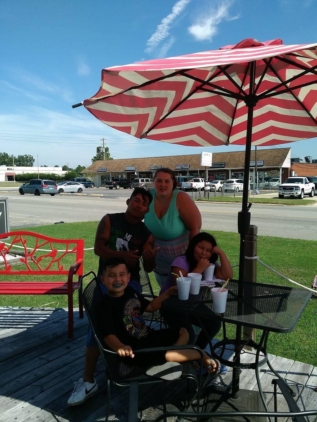 Sugar Shack | restaurant | 1000 N Breazeale Ave, Mt Olive, NC 28365, USA | 9196583258 OR +1 919-658-3258