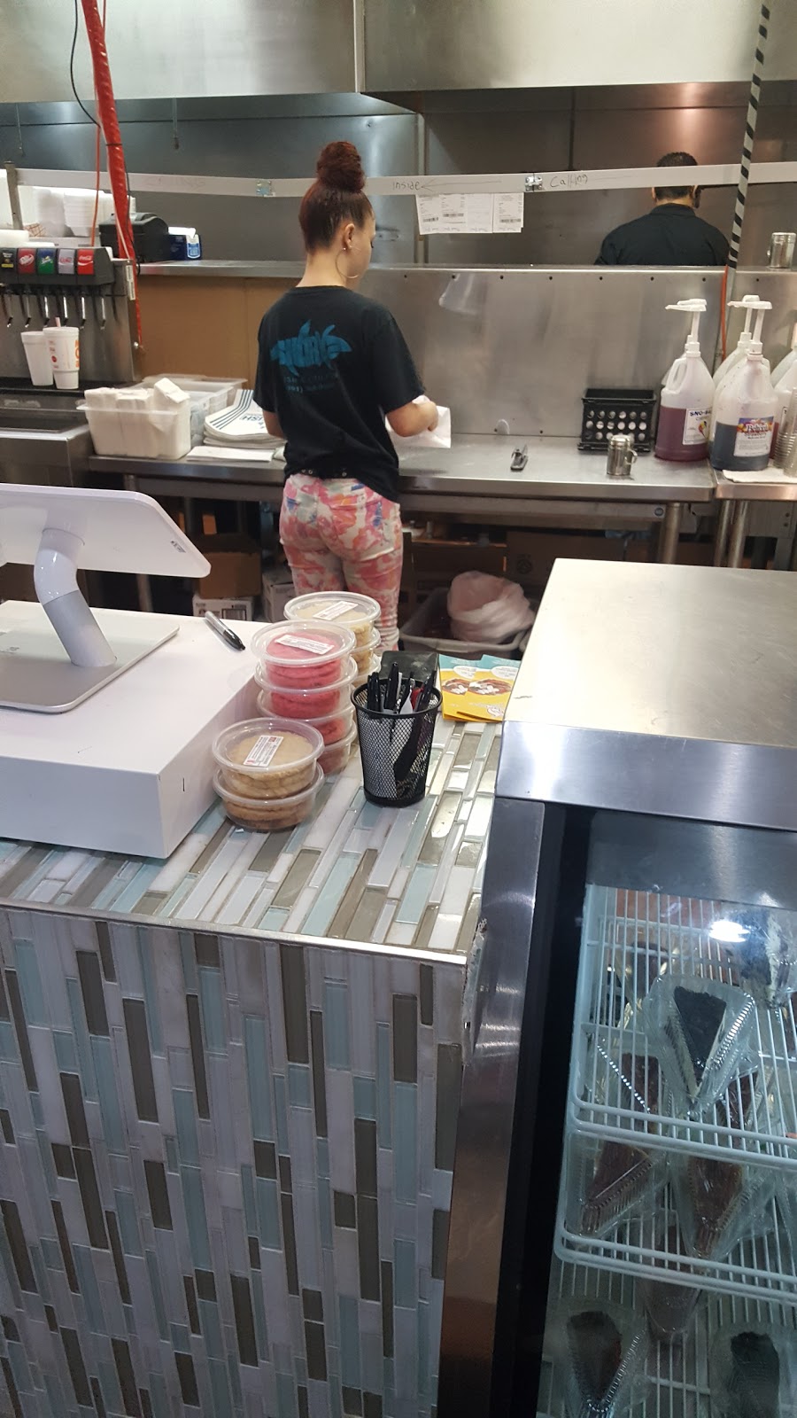 Bombora Fish and Chicken | restaurant | 3954 Austin Peay Hwy, Memphis, TN 38128, USA | 9012661101 OR +1 901-266-1101