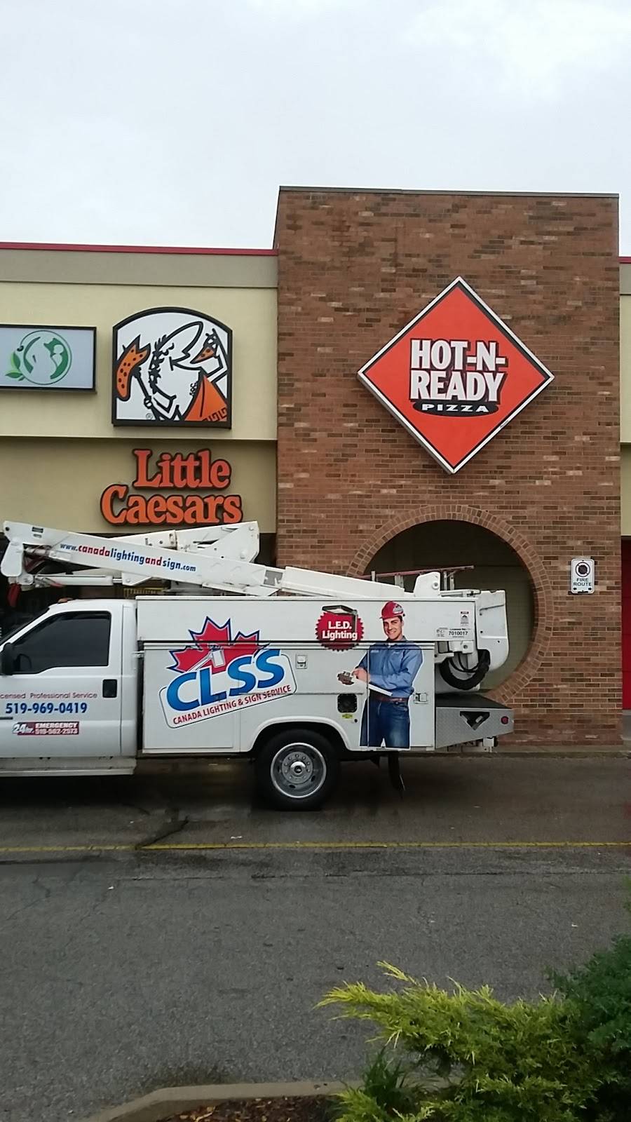 Little Caesars Pizza | meal takeaway | 3747 Tecumseh Rd E, Windsor, ON N8W 1H8, Canada | 5199441020 OR +1 519-944-1020