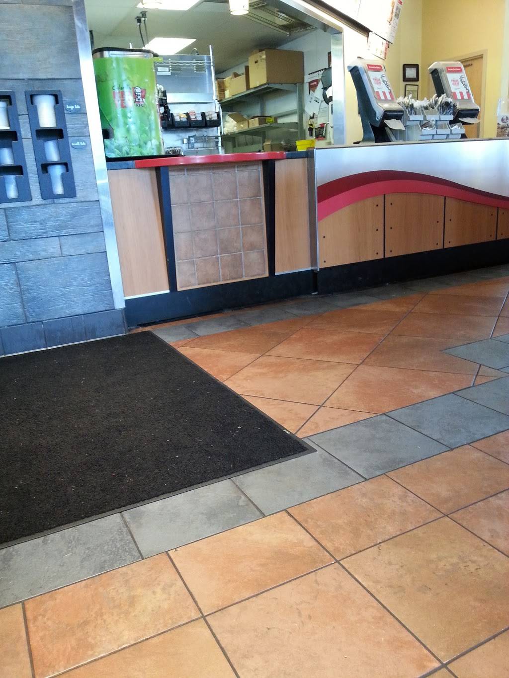 KFC | restaurant | 2725 Fort Campbell Blvd, Clarksville, TN 37042, USA | 9314313548 OR +1 931-431-3548