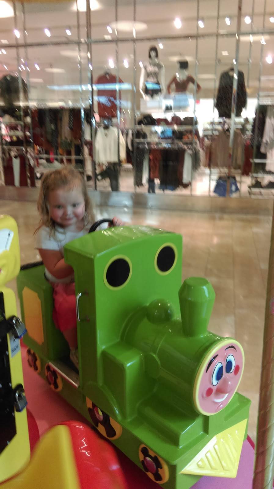 Tropical Grill & Juices | restaurant | 5001 Monroe St, Toledo, OH 43623, USA | 4194757217 OR +1 419-475-7217