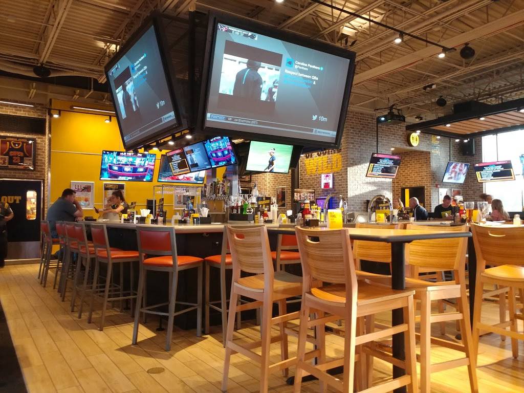 Buffalo Wild Wings | restaurant | 807 Polaris Pkwy, Westerville, OH 43082, USA | 6145233855 OR +1 614-523-3855