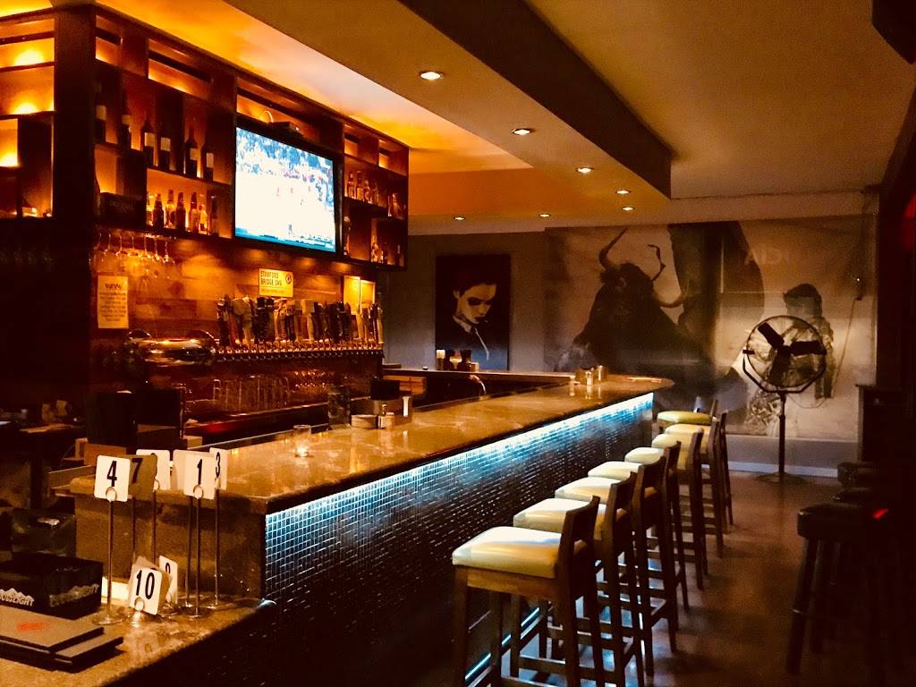 Delucia Bar | restaurant | 14123 Garfield Ave Gastropub, Paramount, CA 90723, USA | 5627887689 OR +1 562-788-7689