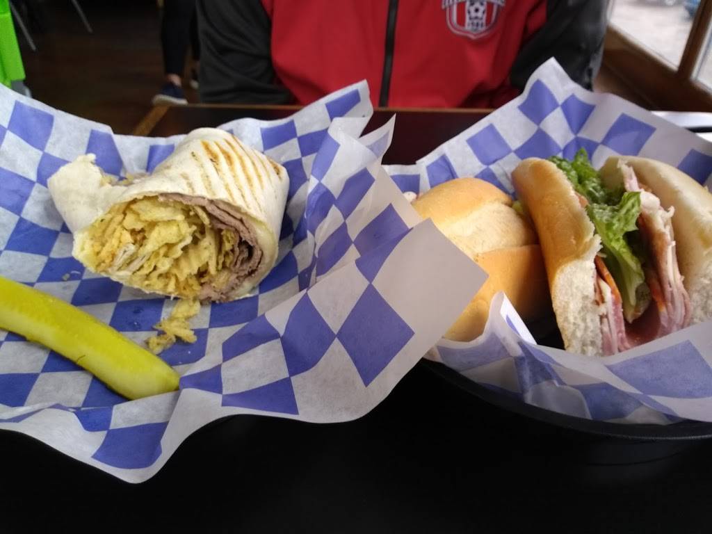 Cowabunga | restaurant | 254 Robinson St, Wakefield, RI 02879, USA | 4012279333 OR +1 401-227-9333