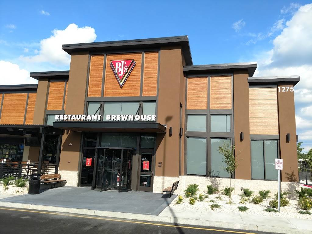 BJs Restaurant & Brewhouse | restaurant | 1275 Hooper Ave, Toms River, NJ 08753, USA | 7325062780 OR +1 732-506-2780