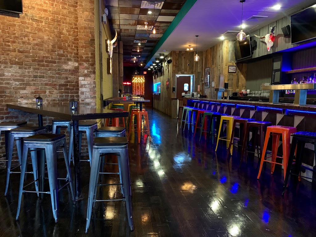 El Gran Tejano Tex-Mex Cantina | restaurant | 942 Flushing Ave, Brooklyn, NY 11206, USA | 7184899411 OR +1 718-489-9411