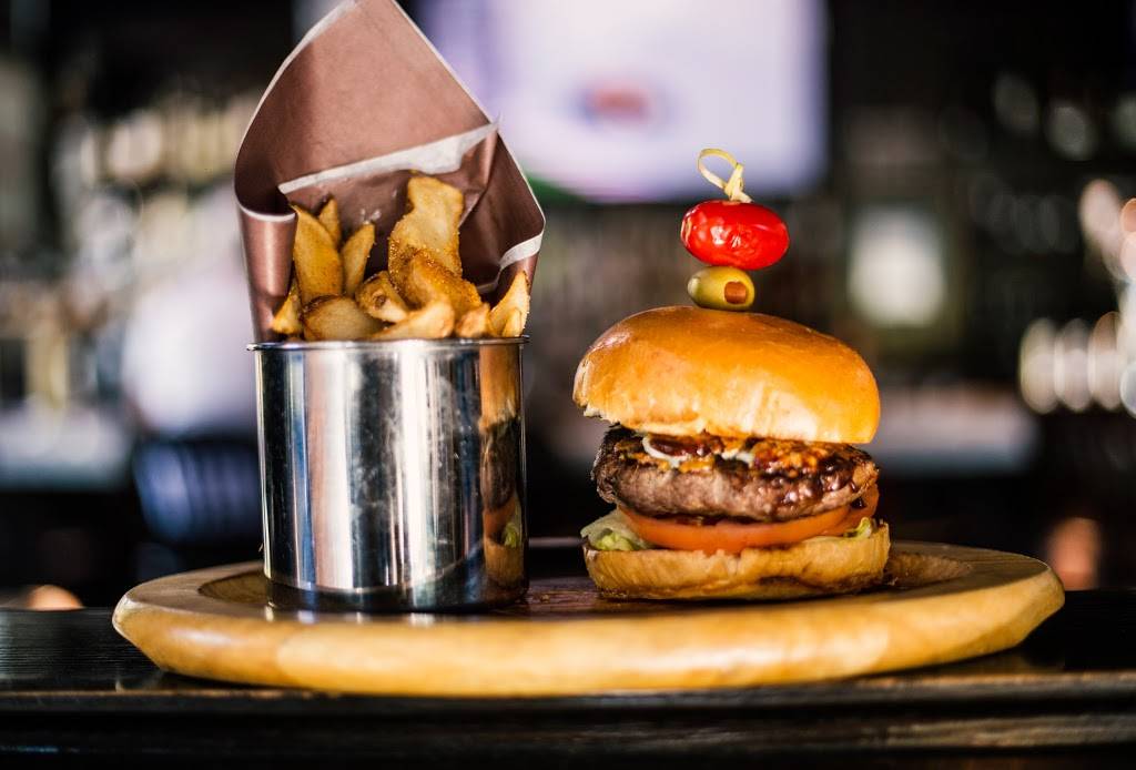 Fox and Fiddle Cityplace | restaurant | Fox & Fiddle - Cityplace, 17 Fort York Blvd, Toronto, ON M5V 3Y7, Canada | 4166230390 OR +1 416-623-0390