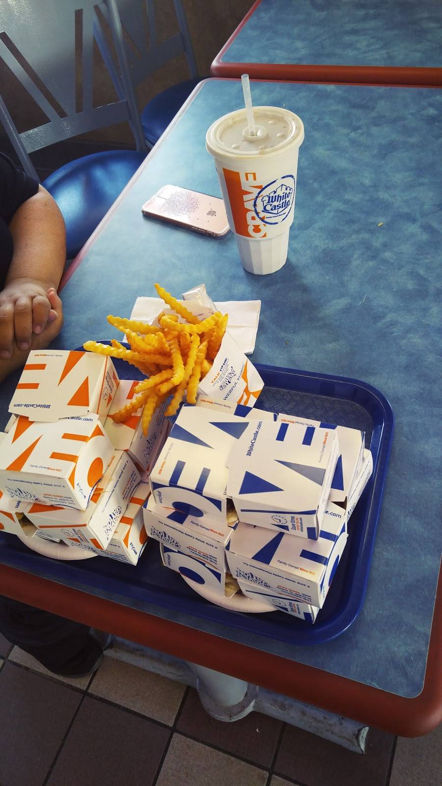 White Castle | restaurant | 7996 E Ridge Rd, Hobart, IN 46342, USA | 2199473698 OR +1 219-947-3698