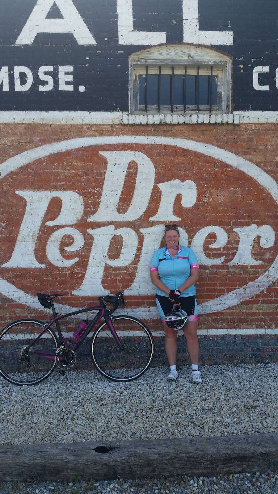 John E Hall & Son | restaurant | 15668 Vaughn Rd, Cecil, AL 36013, USA | 3342707772 OR +1 334-270-7772