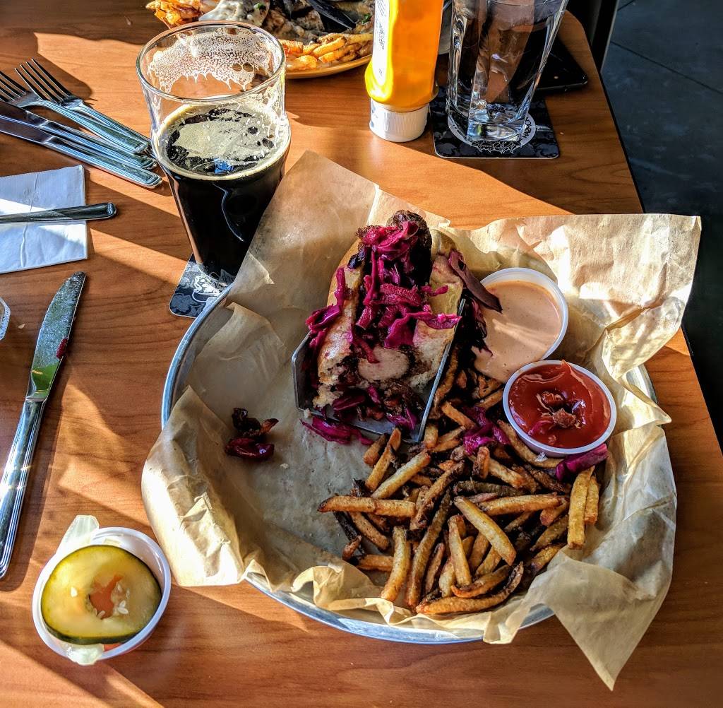 Harmony Hall | restaurant | 401 Stocking Ave NW, Grand Rapids, MI 49504, USA | 6162339186 OR +1 616-233-9186