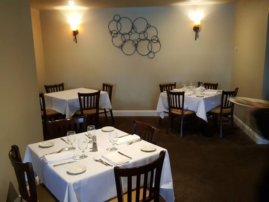 La Famiglia | restaurant | 90 W Main St, Babylon, NY 11702, USA | 6316610101 OR +1 631-661-0101