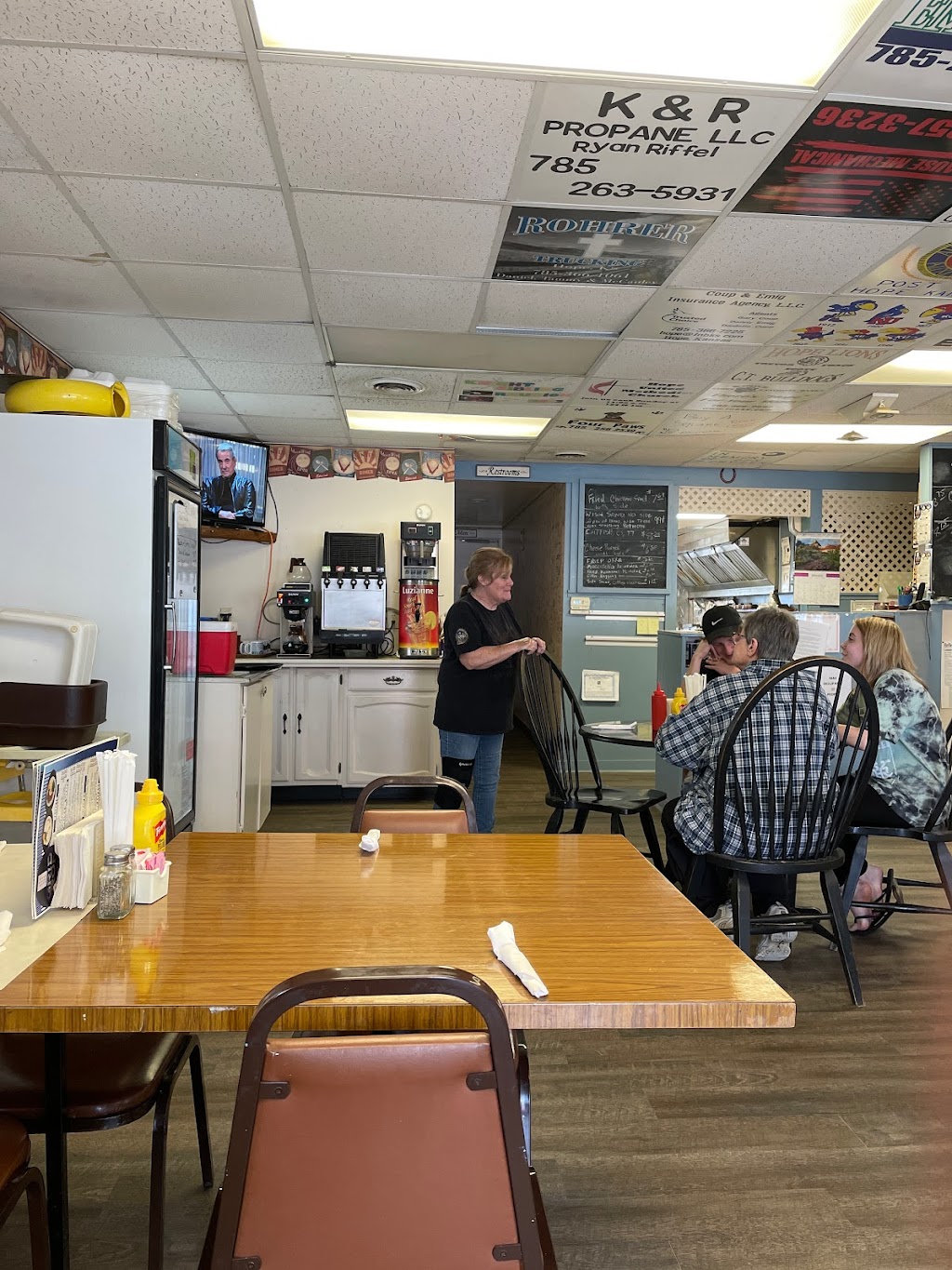 Grid Iron Cafe | cafe | 211 N Main St, Hope, KS 67451, USA | 7853667700 OR +1 785-366-7700