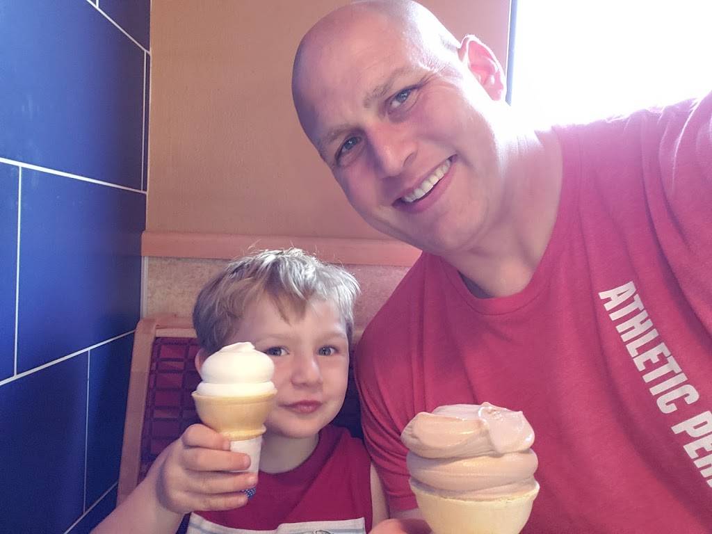 Dairy Queen Grill & Chill | restaurant | 421 S Main St, River Falls, WI 54022, USA | 7154259917 OR +1 715-425-9917