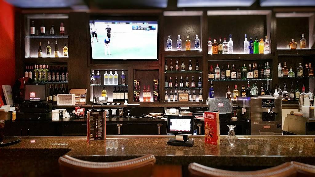 Red Robin Gourmet Burgers and Brews | restaurant | 104 Greece Ridge Center Dr, Greece, NY 14626, USA | 5853337891 OR +1 585-333-7891