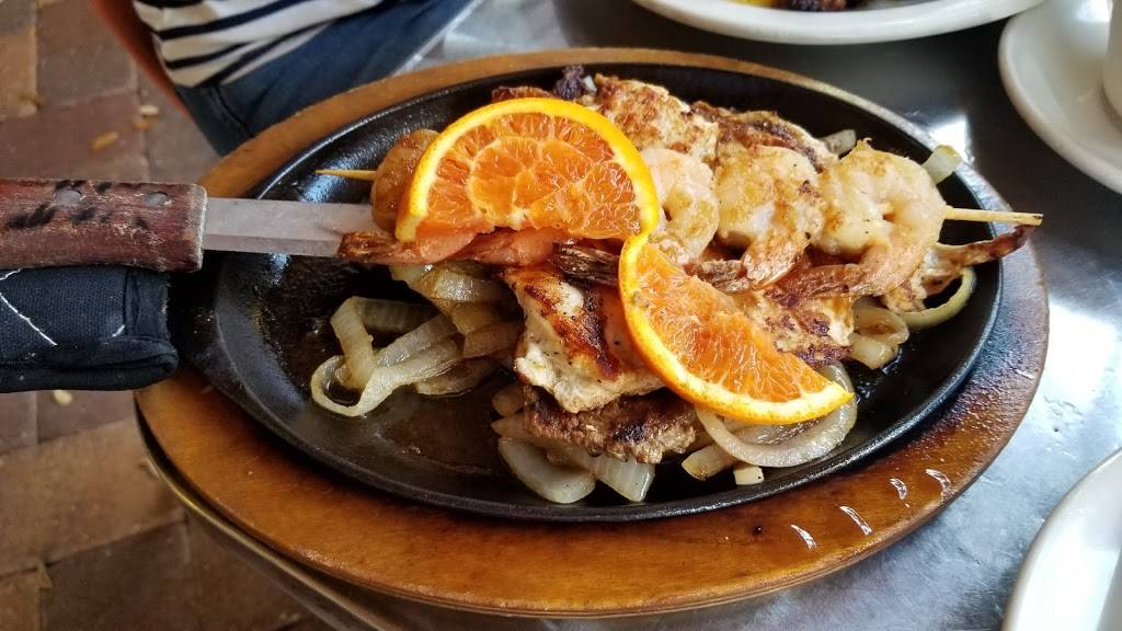 Copacabana Cuban Cafe | restaurant | 320 Dora Drawdy Way, Mt Dora, FL 32757, USA | 3523859000 OR +1 352-385-9000