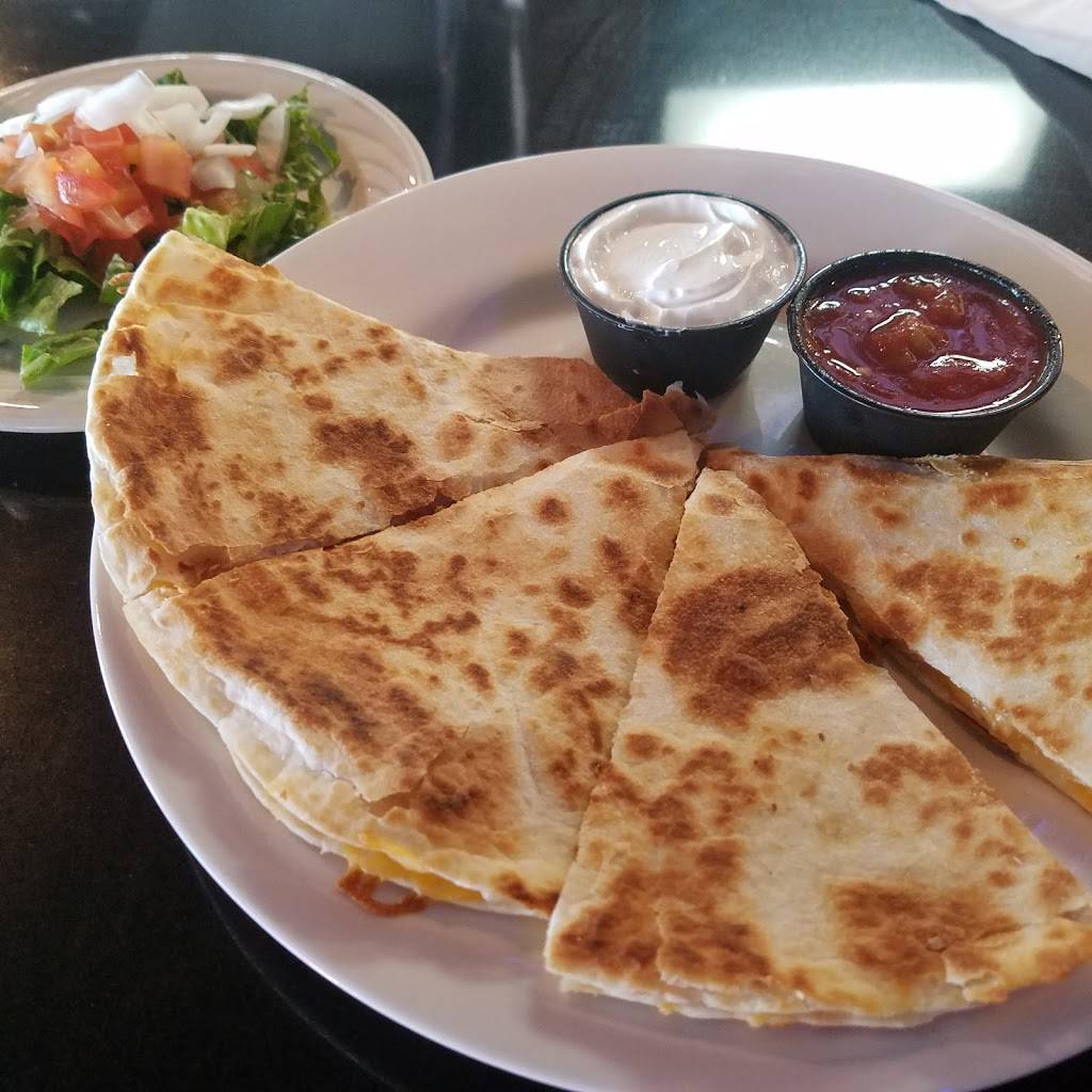 Sports Fanatics Bar & Grille | restaurant | 31640 Vine St, Willowick, OH 44095, USA | 4403470980 OR +1 440-347-0980