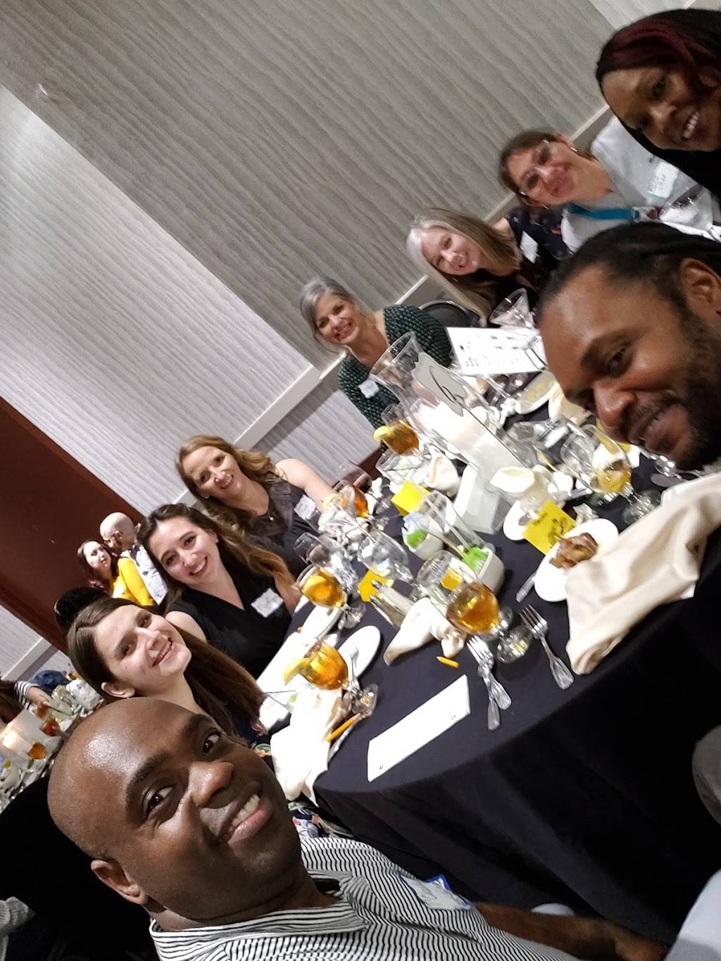 The Dinner Detective Murder Mystery Show | restaurant | 400 Dallas St, Houston, TX 77002, USA | 8664960535 OR +1 866-496-0535