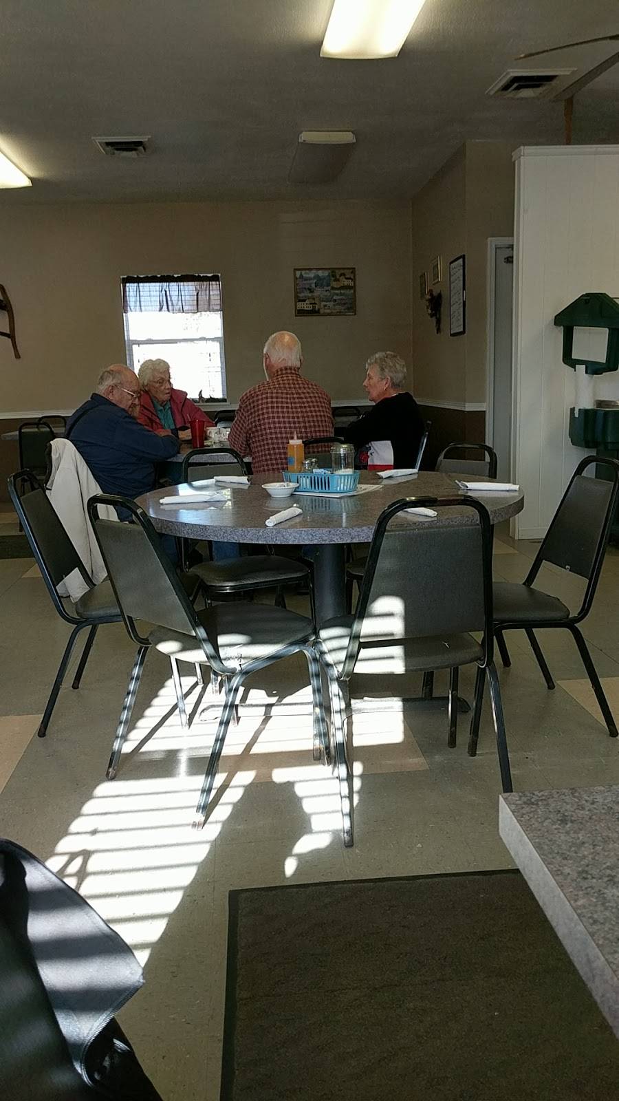 Steplers Family Restaurant | restaurant | 116 Main St, Amboy, IN 46911, USA | 7653957171 OR +1 765-395-7171