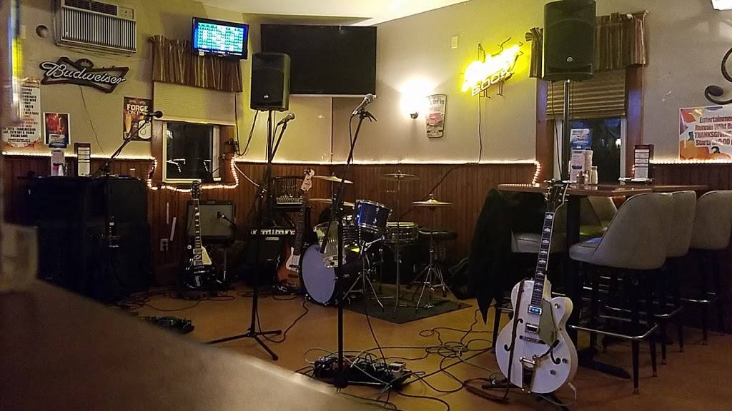 Uncle Ronnies Red Tavern | restaurant | 2692 Victory Hwy, Burrillville, RI 02830, USA | 4015686243 OR +1 401-568-6243