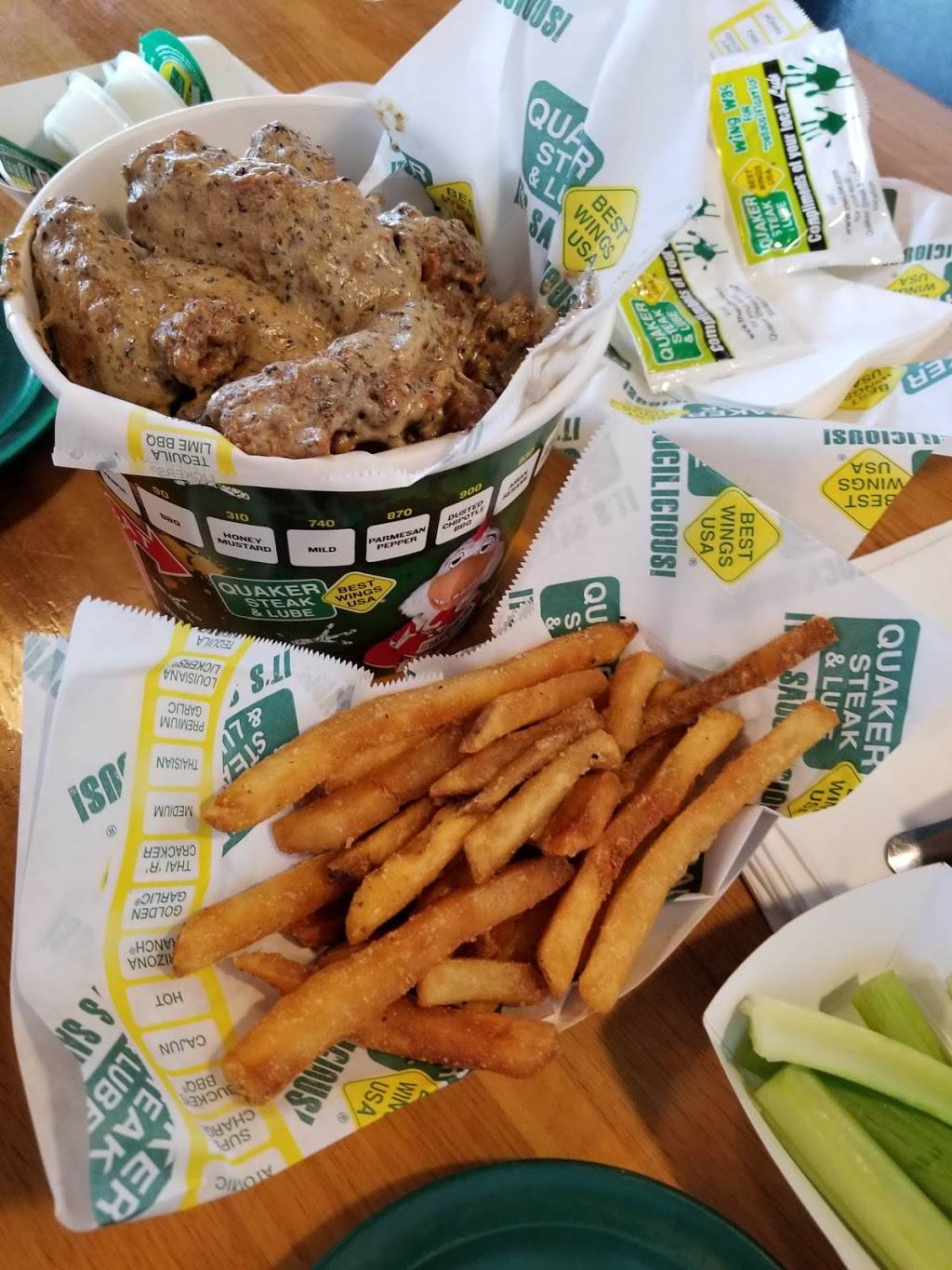 Quaker Steak & Lube | restaurant | 8500 Lyra Dr, Columbus, OH 43240, USA | 6144309464 OR +1 614-430-9464