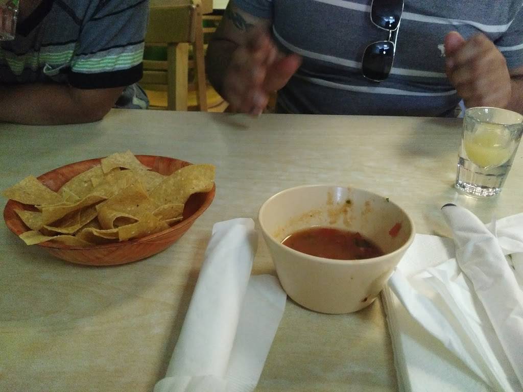 Los Cabos The Pupusa Restaurant | restaurant | 3819 Ming Ave, Bakersfield, CA 93309, USA | 6618357872 OR +1 661-835-7872