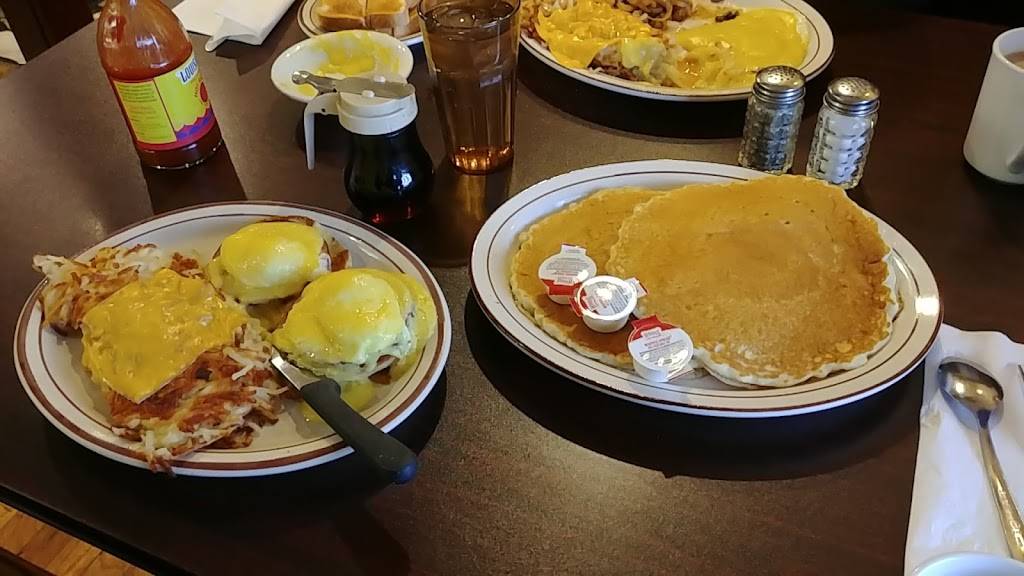 Sunshine Family Restaurant West | restaurant | 1575 John F Kennedy Rd, Dubuque, IA 52002, USA | 5635573000 OR +1 563-557-3000