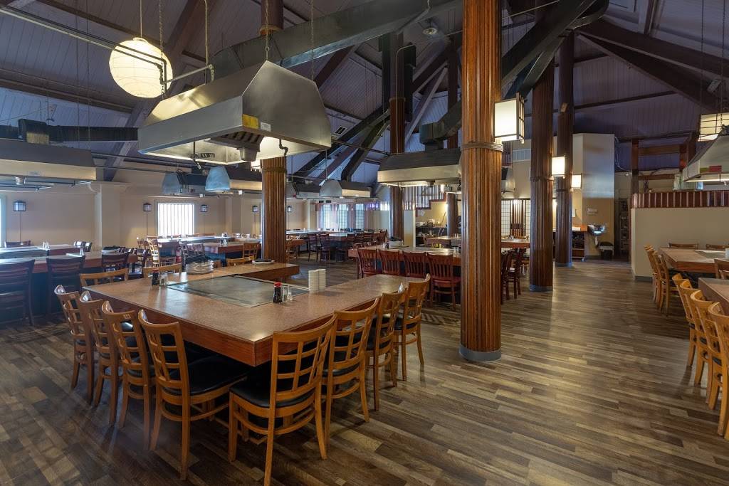 Fuji Teppanyaki & Sushi | restaurant | 5621 196th St SW, Lynnwood, WA 98036, USA | 4253617574 OR +1 425-361-7574