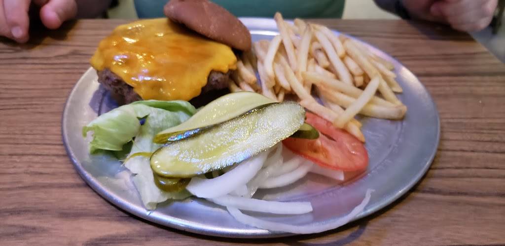 Veterans Pub & Pizza | restaurant | 2525 NE Adams St, Peoria, IL 61603, USA | 3097133029 OR +1 309-713-3029