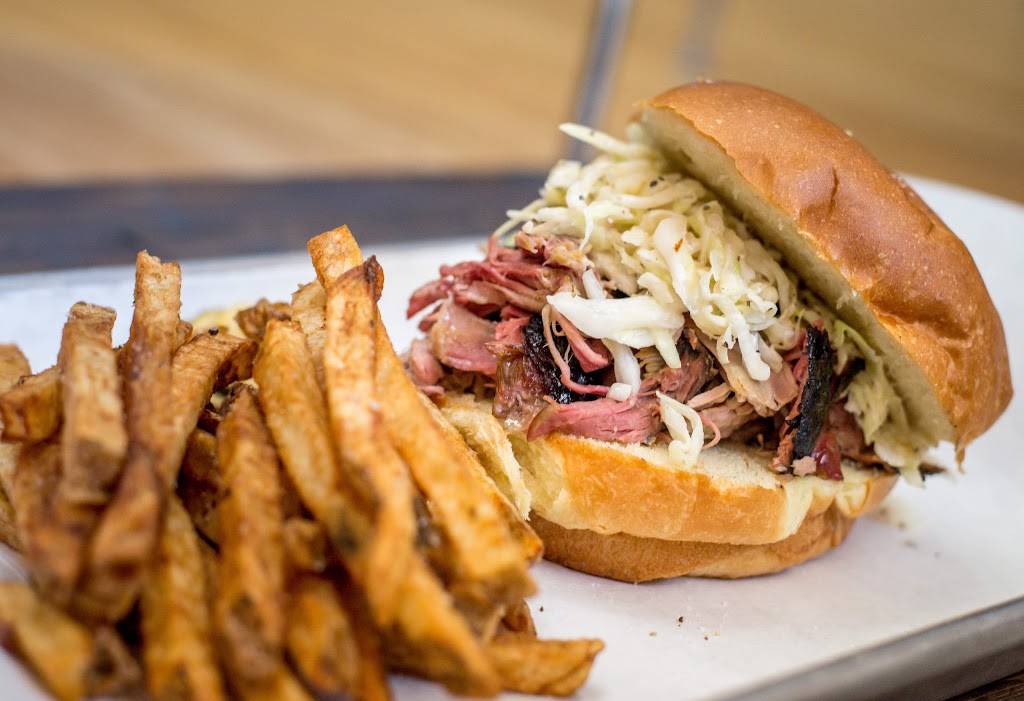 Saddleback BBQ | restaurant | 1147 S Washington Ave, Lansing, MI 48910, USA | 5173069002 OR +1 517-306-9002