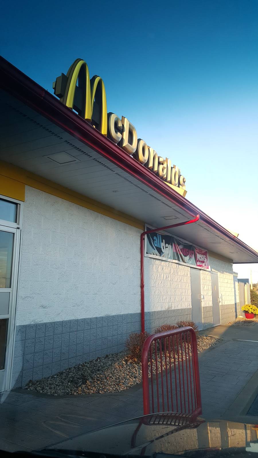 McDonalds | cafe | 113 Thoroughbred Dr, Danville, KY 40422, USA | 8599369240 OR +1 859-936-9240