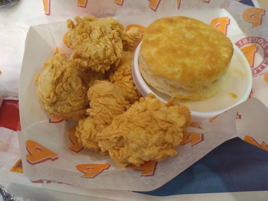 Popeyes Louisiana Kitchen | restaurant | 23434 Lyons Ave, Newhall, CA 91321, USA | 6612557778 OR +1 661-255-7778