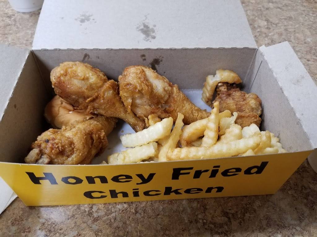 Yogi Bear Honey Fried Chicken | restaurant | 514 S 5th St, Hartsville, SC 29550, USA | 8433327031 OR +1 843-332-7031