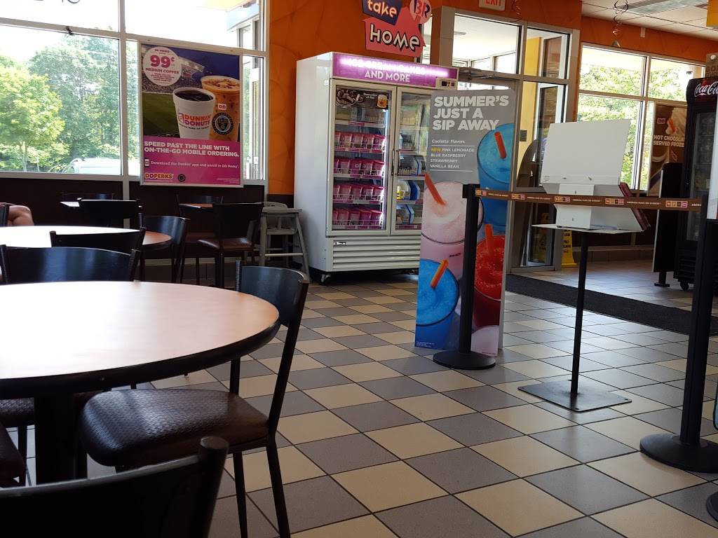 Dunkin | cafe | 651 College Dr, Blackwood, NJ 08012, USA | 8562288553 OR +1 856-228-8553