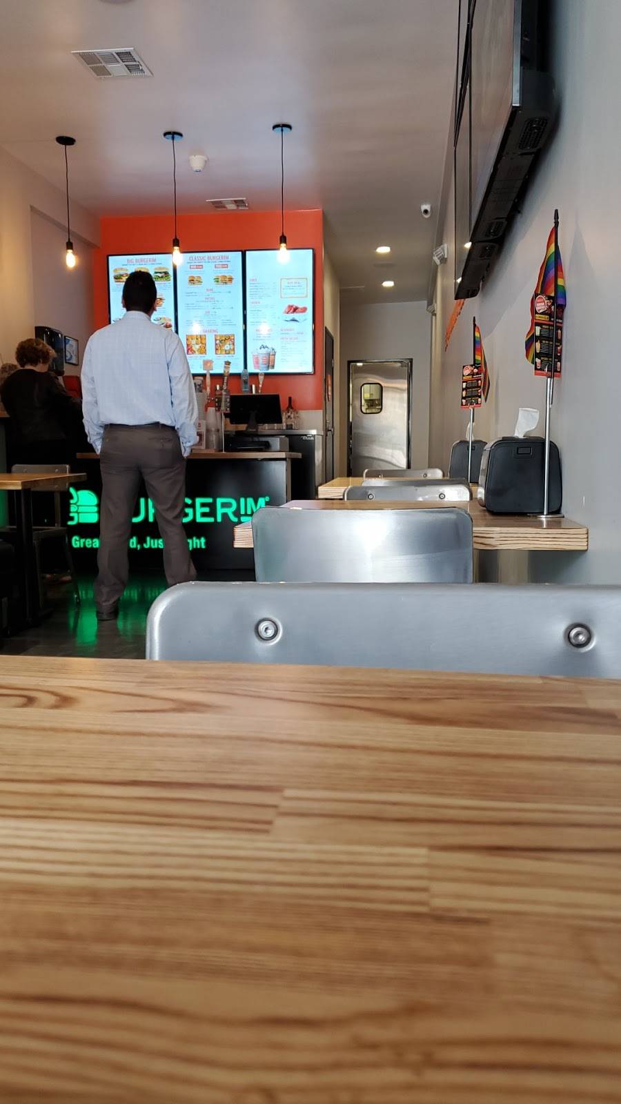 BurgerIM | restaurant | 1237 3rd Street Promenade, Santa Monica, CA 90401, USA | 3102602777 OR +1 310-260-2777