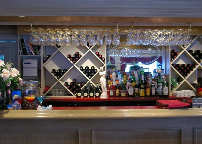 Roma Italian Restaurant | restaurant | 6350 Tomken Rd, Mississauga, ON L5T 1Y3, Canada | 9056703278 OR +1 905-670-3278