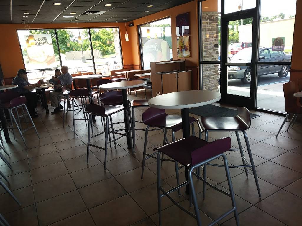 Taco Bell | meal takeaway | 3358 Douglas Ave, Racine, WI 53402, USA | 2626813881 OR +1 262-681-3881