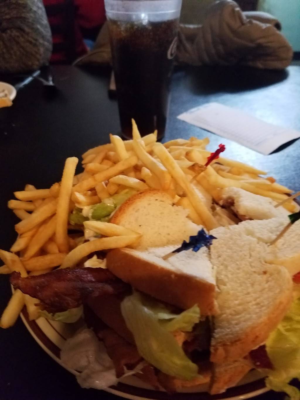 Country Grove Restaurant | restaurant | 322 Co Rd R R, Cedar Grove, WI 53013, USA | 9206686280 OR +1 920-668-6280