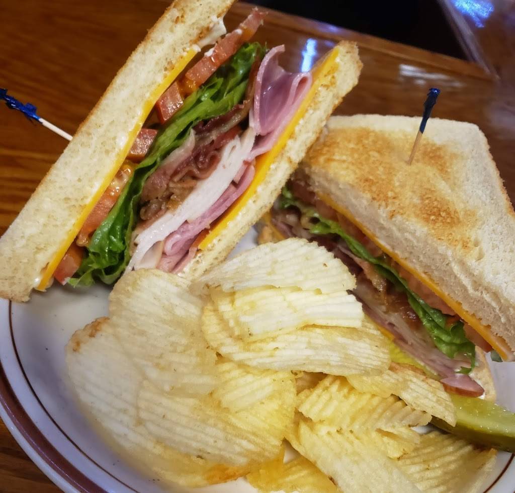 Lumberjacks Bar & Grill | restaurant | 10919 Main St, Honor, MI 49640, USA | 2313252262 OR +1 231-325-2262