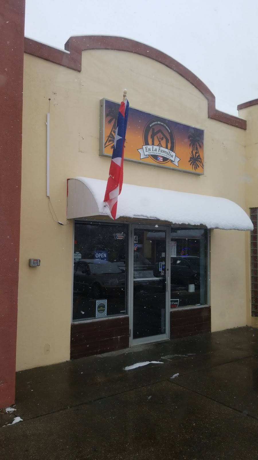 En La Familia | restaurant | 2321 S Delsea Dr, Vineland, NJ 08360, USA | 8564575044 OR +1 856-457-5044