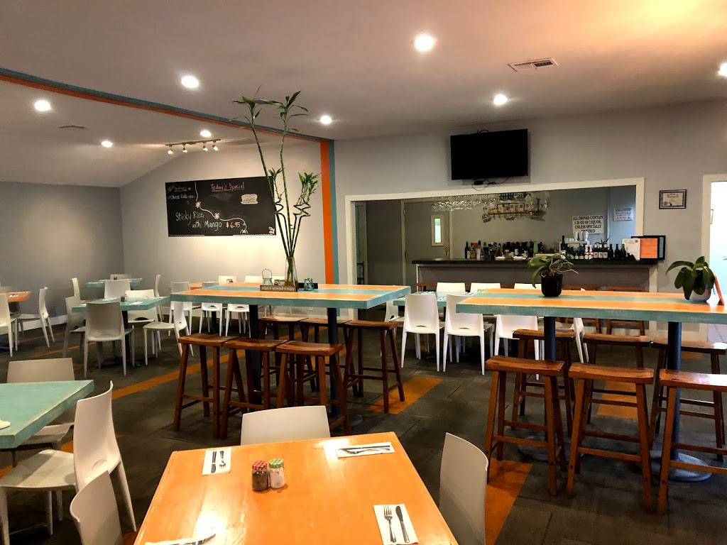 Nikis Seafood & Thai | restaurant | 22641 Canal Rd, Orange Beach, AL 36561, USA | 2519811833 OR +1 251-981-1833